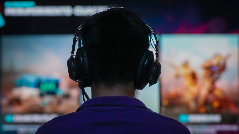Como jogar Roblox no PC e celular: guia completo para iniciantes